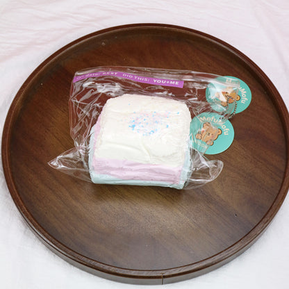 可愛らしい夢の童話風ティラミスケーキ＆ラミーシウケーキ